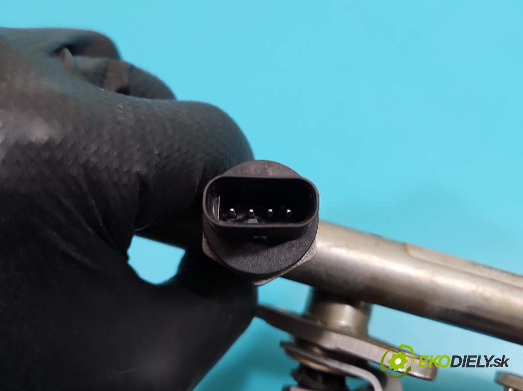 Infiniti Q30 2015-2019 1.6 T 156 HP automatic 115 kW 1595 cm3 5- vstrek A2780700687 (Vstrekovač paliva)