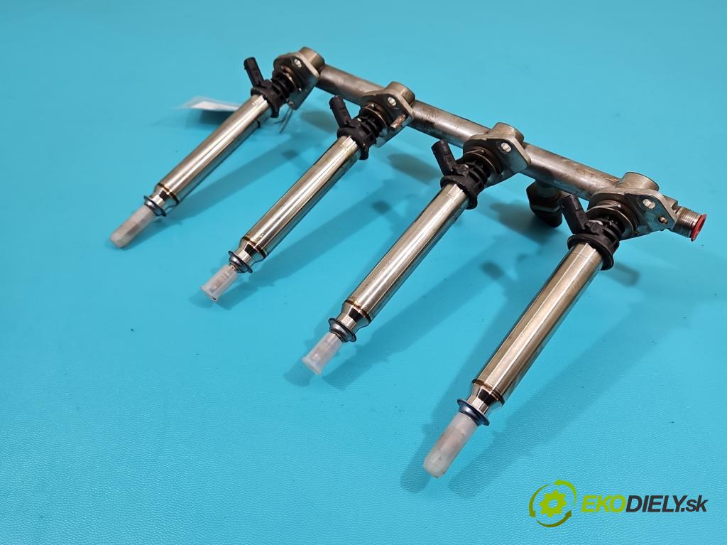 Infiniti Q30 2015-2019 1.6 T 156 HP automatic 115 kW 1595 cm3 5- vstrek A2780700687 (Vstrekovač paliva)