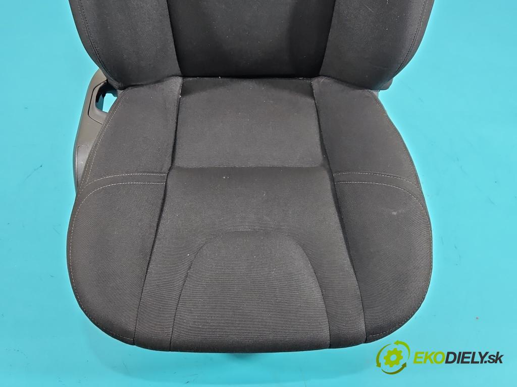 Volvo V40 II 2012-2019 1.6 D2 114 HP manual 84 kW 1560 cm3 5- Sedačka pravý  (Sedadlo)