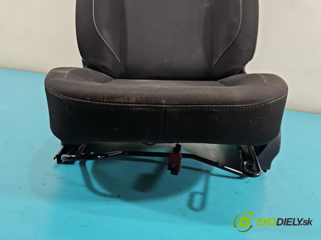 Dacia Sandero II 2012-2020 1.0 12V 73 HP manual 54 kW 999 cm3 5- Sedačka ľavý (Sedadlo)