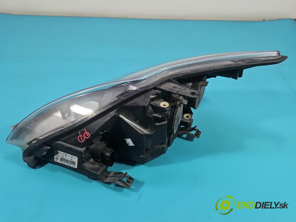 Ford Focus Mk2 2004-2011 2.0 16V 145 HP manual 107 kW 1999 cm3 5- Reflektor: pravý  (Svetlo predné pravé)