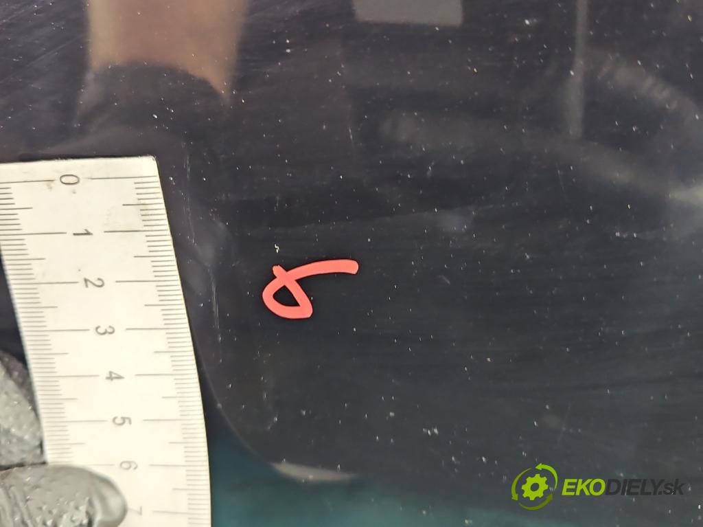 Vw Phaeton 3.2 V6 fsi 241KM automatic 177 kW 3189 cm3 4- zadní kufrové dveře  (Zadní kapota (kufr))