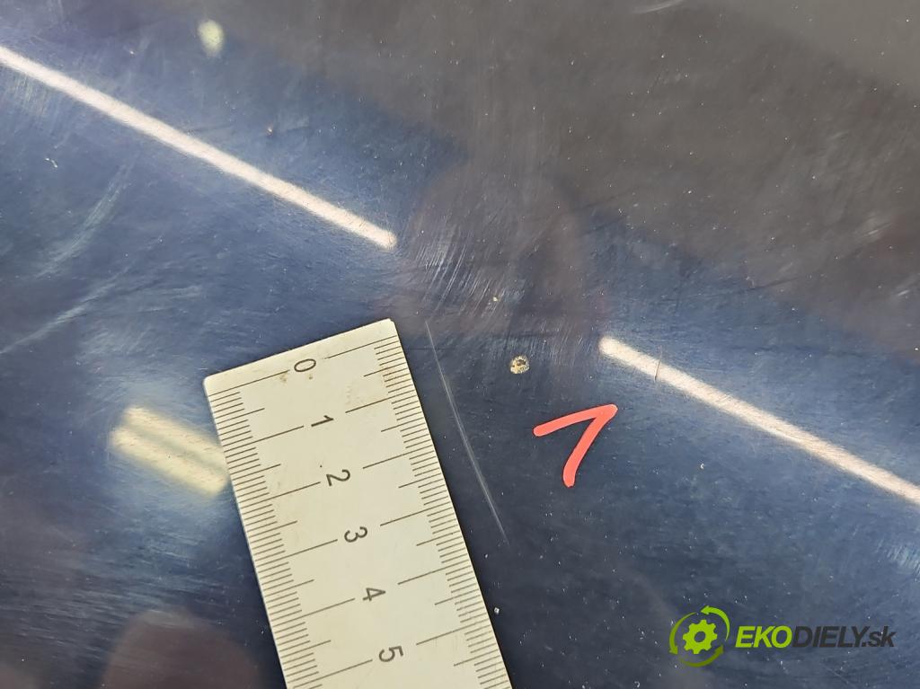 Vw Phaeton 3.2 V6 fsi 241KM automatic 177 kW 3189 cm3 4- zadní kufrové dveře  (Zadní kapota (kufr))