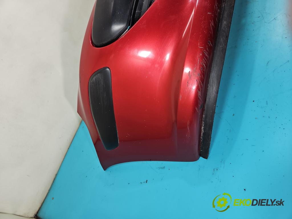 Peugeot 307 1.6 16V 109 hp manual 80 kW 1587 cm3 5- nárazník přední  (Klika dveří ostatní)