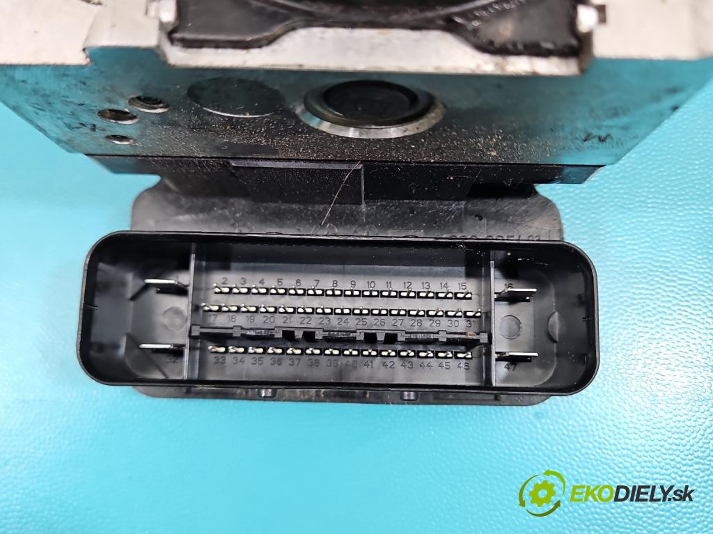 Volvo V40 II 2012-2019 1.6 D2 114 HP manual 84 kW 1560 cm3 5- čerpadlo abs P31423315 (Pumpa ABS)