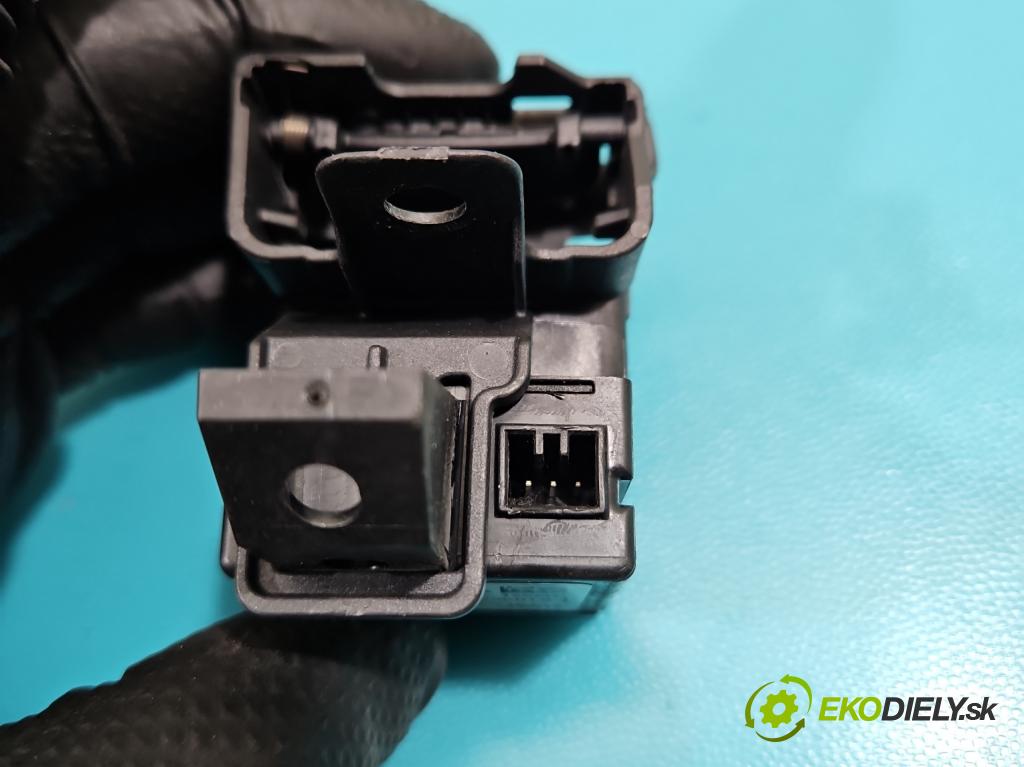 Volvo V40 II 2012-2019 1.6 D2 114 HP manual 84 kW 1560 cm3 5- Spínačka (Spínacia skrinka)