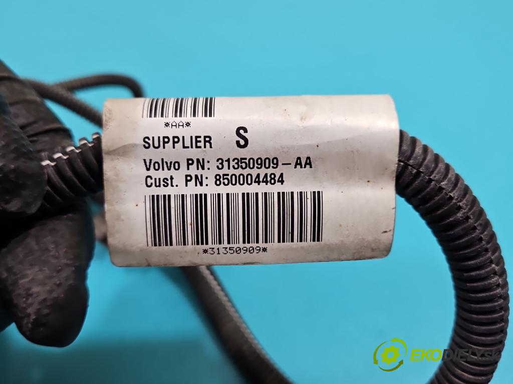 Volvo V40 II 2012-2019 1.6 D2 114 HP manual 84 kW 1560 cm3 5- snímač parkovaní: 31350909