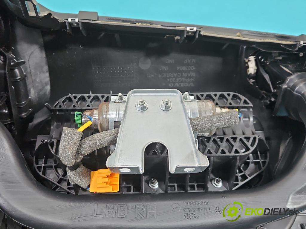 Volvo V40 II 2012-2019 1.6 D2 114 hp manual 84 kW 1560 cm3 5- kokpit,přistrojova deska