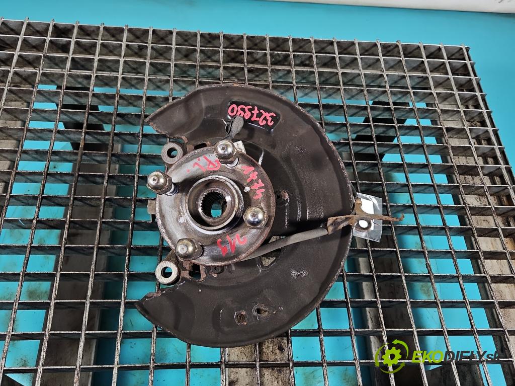 Toyota Yaris III 2011-2020 1.3 vvti 99 hp manual 73 kW 1329 cm3 5- náboj levé  (Náboje)