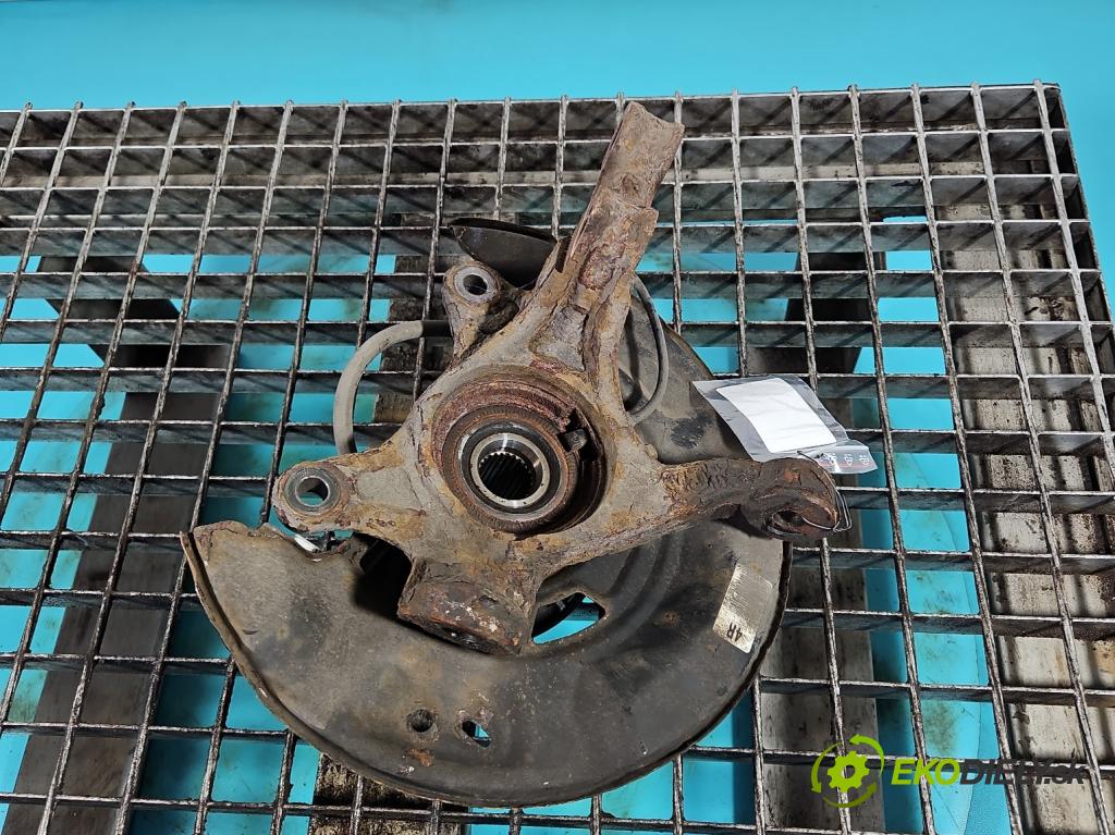 Toyota Yaris III 2011-2020 1.3 vvti 99 hp manual 73 kW 1329 cm3 5- náboj pravé  (Náboje)