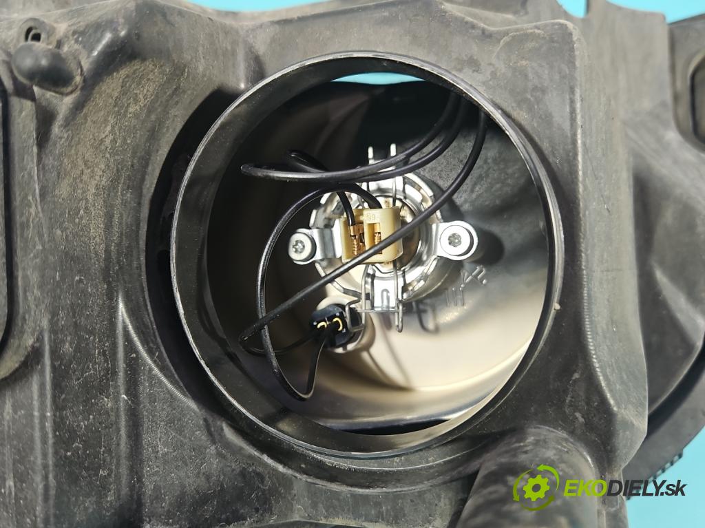 Opel Astra III 2004-2014 1.9 cdti 101 HP manual 74 kW 1910 cm3 5- Reflektor: pravý  (Svetlo predné pravé)