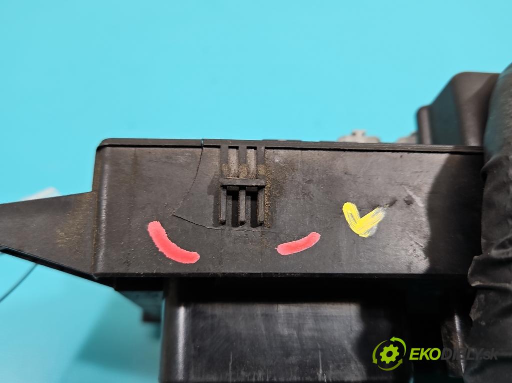 Opel Astra III 2004-2014 1.9 cdti 101 hp manual 74 kW 1910 cm3 5- skříňka pojistková 13206754HB (Pojistkové skříňky)