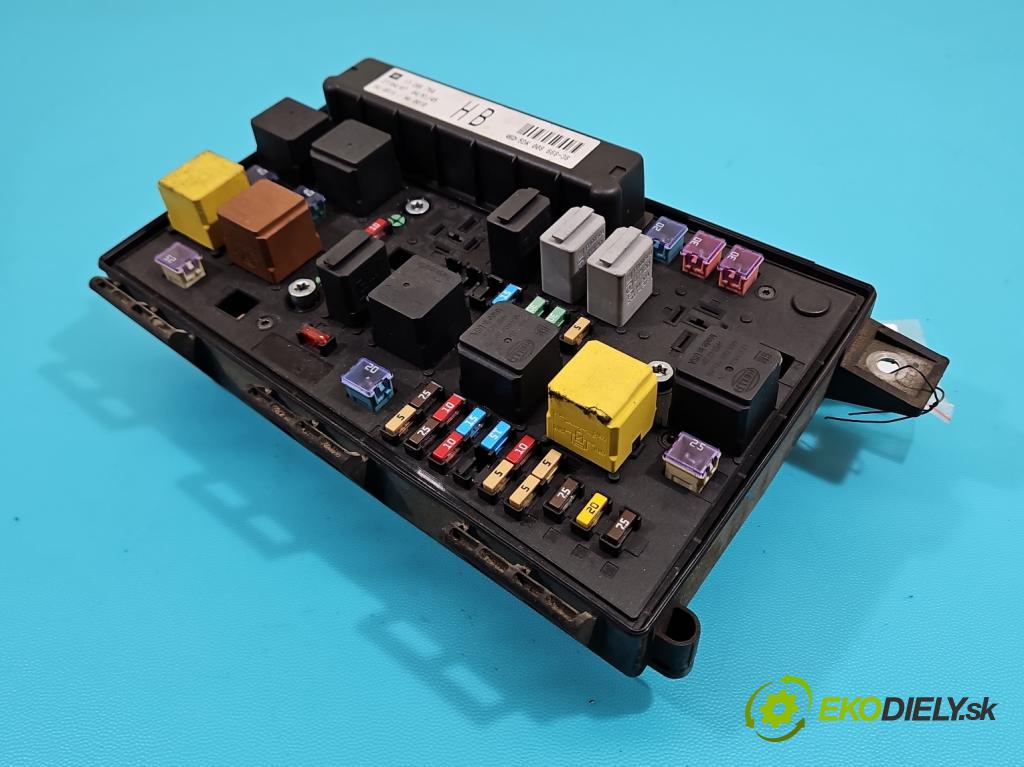 Opel Astra III 2004-2014 1.9 cdti 101 hp manual 74 kW 1910 cm3 5- skříňka pojistková 13206754HB (Pojistkové skříňky)