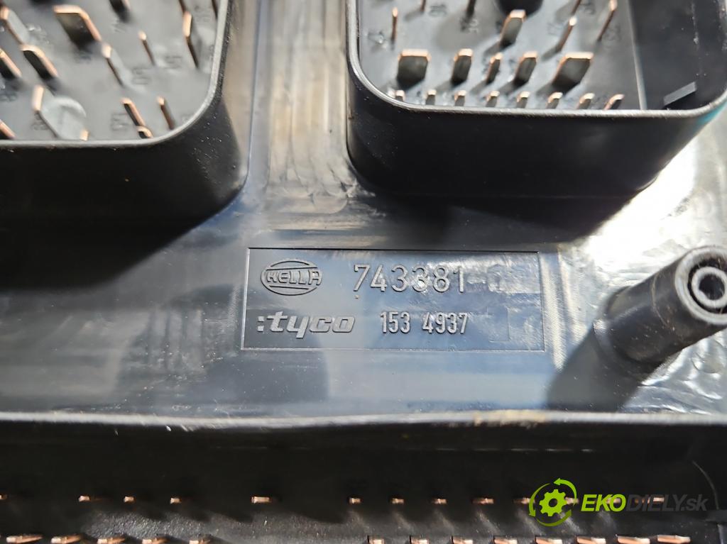 Opel Astra III 2004-2014 1.9 cdti 101 hp manual 74 kW 1910 cm3 5- skříňka pojistková 13206754HB (Pojistkové skříňky)