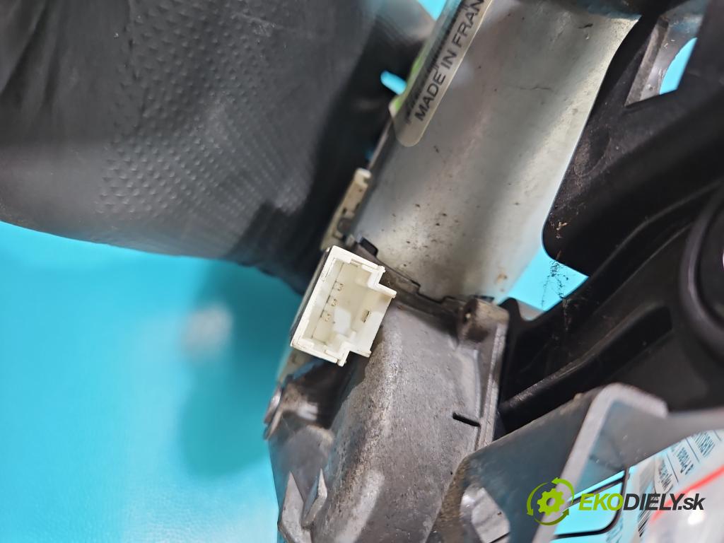 Toyota Proace I 2013-2016 2.0d 128 hp manual 94 kW 1997 cm3 5- motor stěrače zadní 1400457880