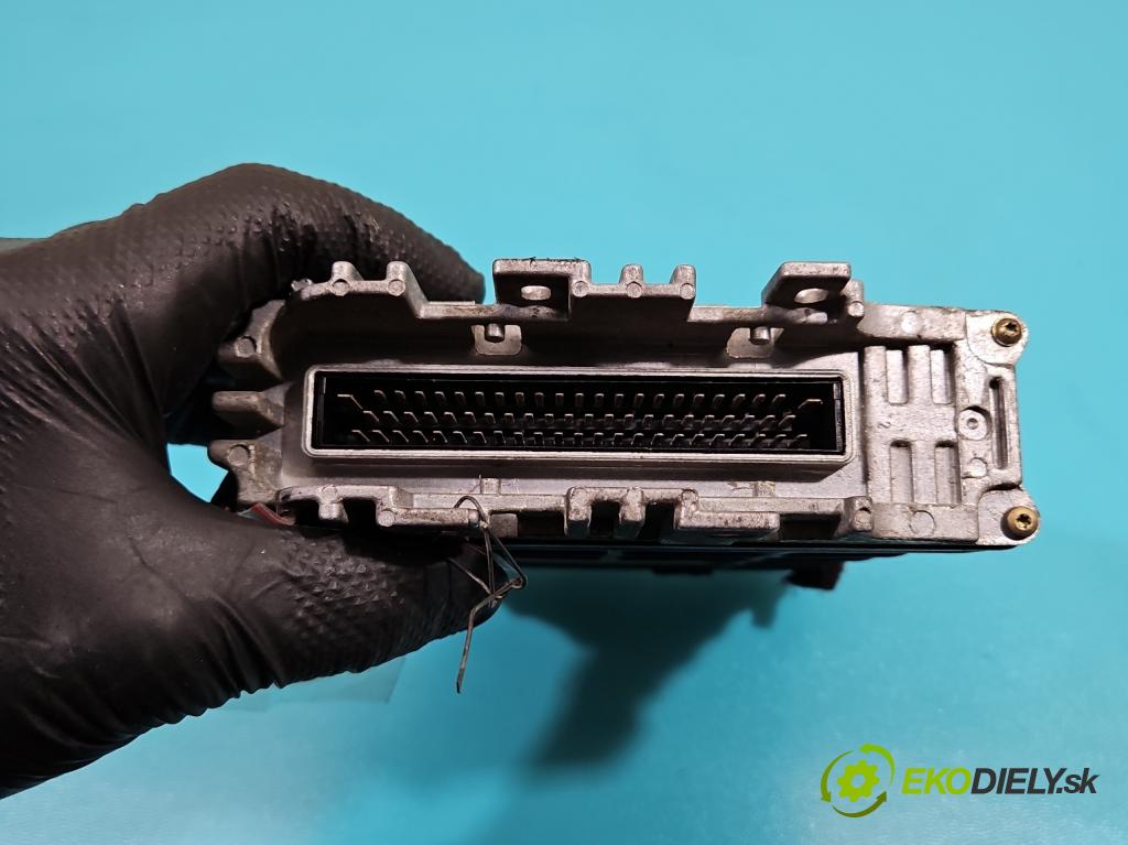 Vw Passat B4 1993-1997 2.0 8V 116 HP manual 85 kW 1984 cm3 5- riadiaca jednotka motora 037906025G