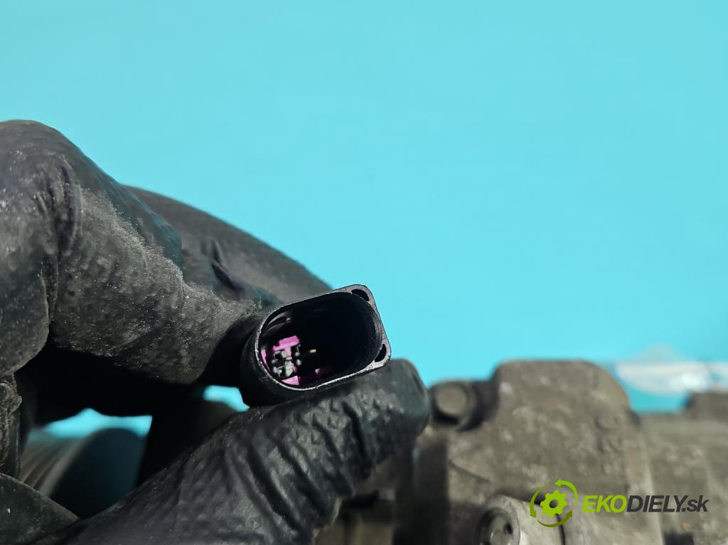 Vw Phaeton 3.2 V6 fsi 241KM automatic 177 kW 3189 cm3 4- Kompresor: klimatizácie 3B0820803C (Kompresor klimatizácie)