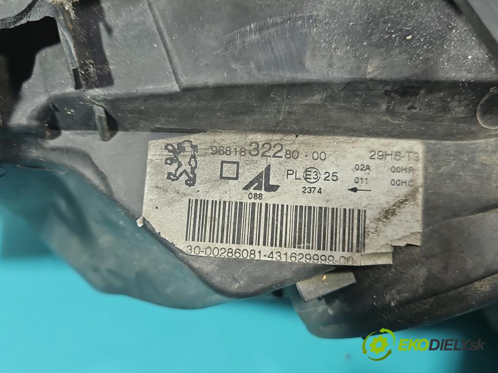 Peugeot 307 1.6 16V 109 HP manual 80 kW 1587 cm3 5- Reflektor: pravý 9681832280 (Svetlo predné pravé)
