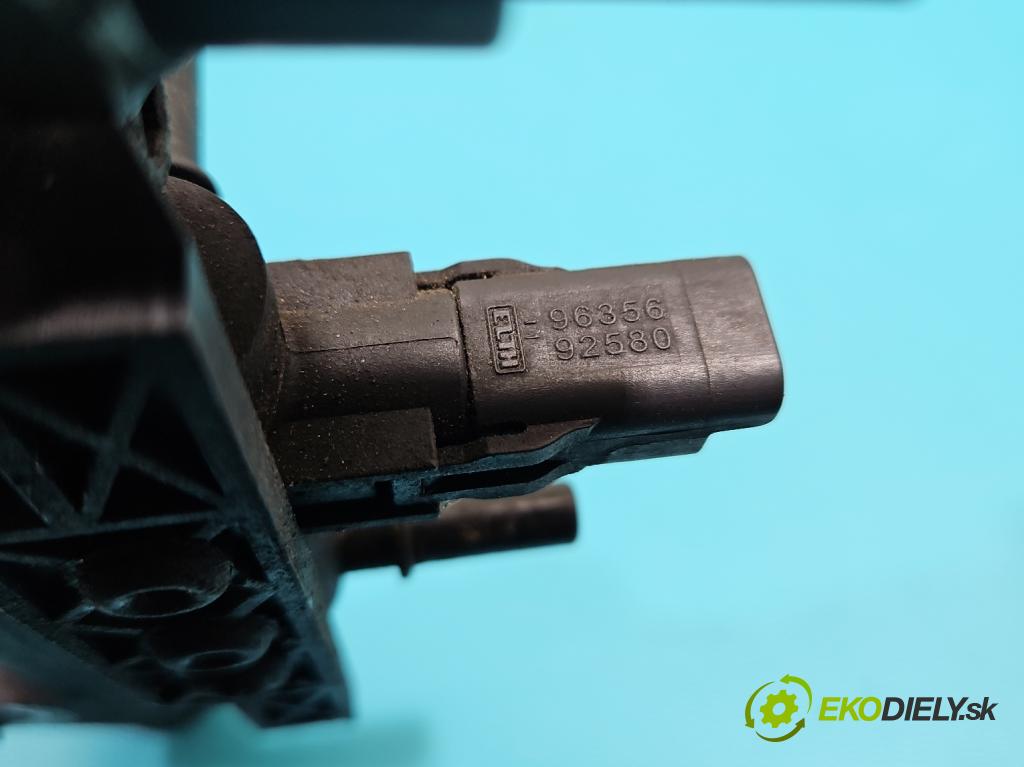 Peugeot 807 2002-2014 2.2 hdi 128 HP manual 94 kW 2179 cm3 5- lišta vstrekovacia 0445214017 (Vstrekovacia lišta)