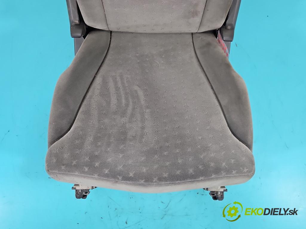 Peugeot 807 2002-2014 2.2 hdi 128 HP manual 94 kW 2179 cm3 5- Sedačka zadné pravý III