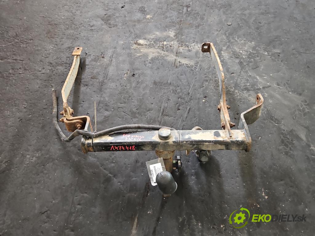 Peugeot 807 2002-2014 2.2 hdi 128 hp manual 94 kW 2179 cm3 5- oko tažné  (Tažné zařízení)