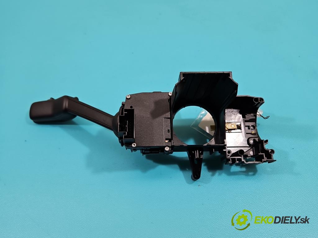 Seat Arona 2017- 1.0 TSI 110 HP manual 81 kW 999 cm3 5- prepínač stieračov 2Q1953507L (Prepínacie páčky pod volantom)