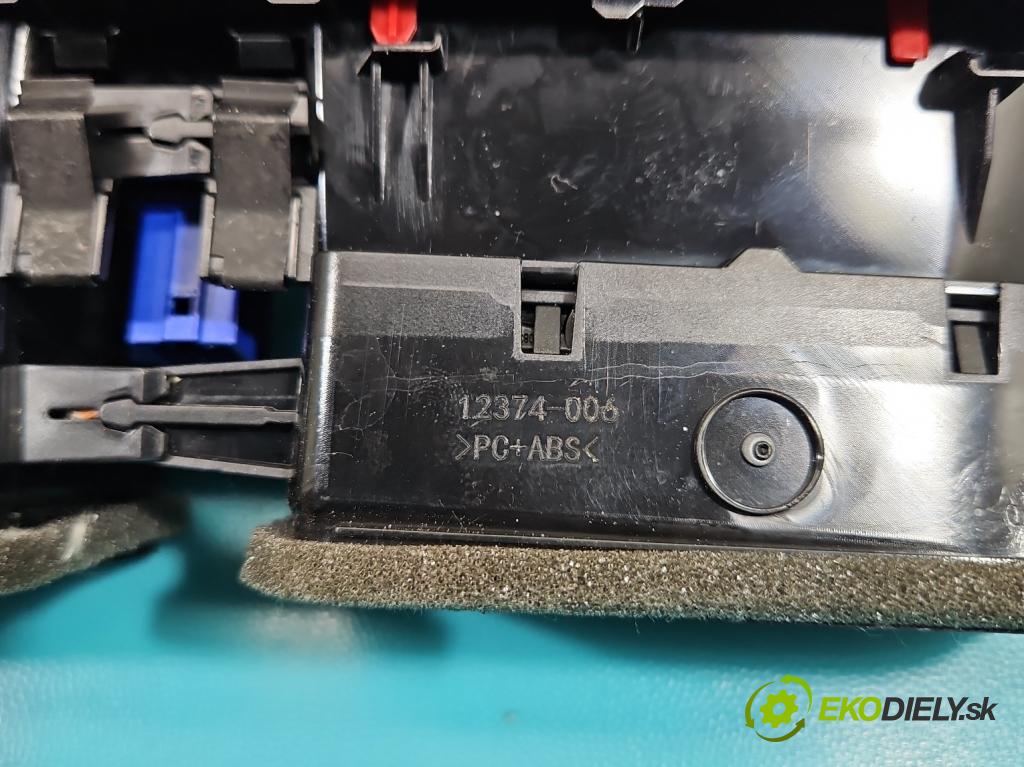 Seat Arona 2017- 1.0 TSI 110 HP manual 81 kW 999 cm3 5- Mřížka: kúrenia stredová 6F0820951D (Mriežka kúrenia (fukár))