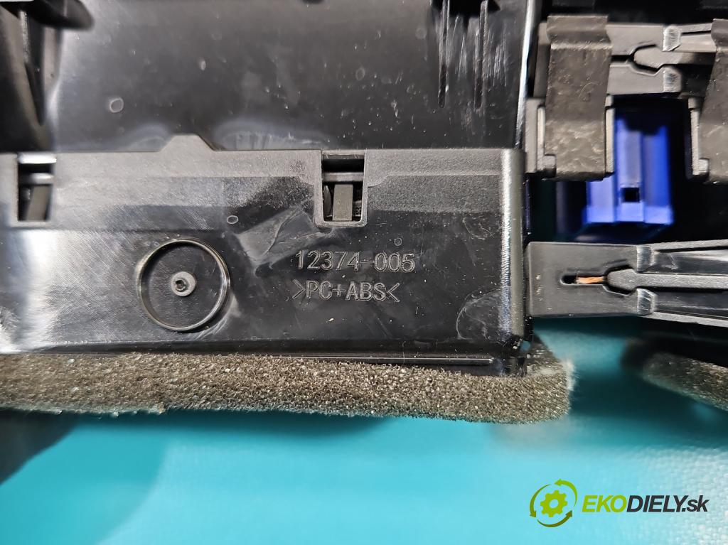 Seat Arona 2017- 1.0 TSI 110 HP manual 81 kW 999 cm3 5- Mřížka: kúrenia stredová 6F0820951D (Mriežka kúrenia (fukár))