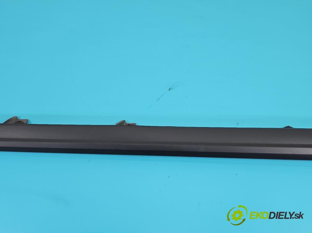 Seat Arona 2017- 1.0 TSI 110 hp manual 81 kW 999 cm3 5- lišta práh: pravé 6F9853852 (Prahová lišta)