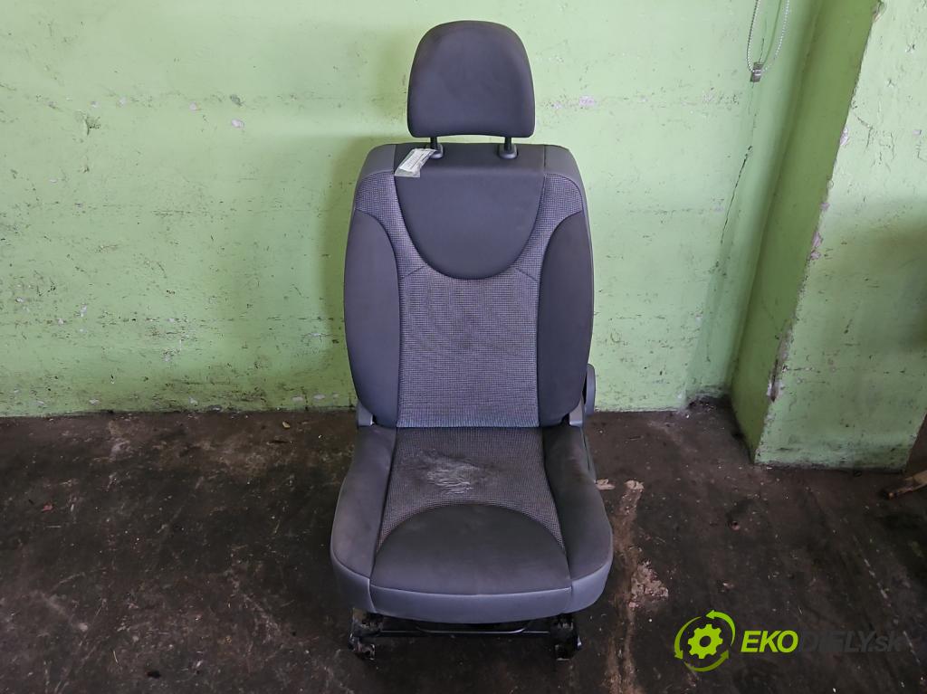 Toyota Proace I 2013-2016 2.0 D4D 128 HP manual 94 kW 1997 cm3 5- Sedačka ľavý  (Sedadlo)