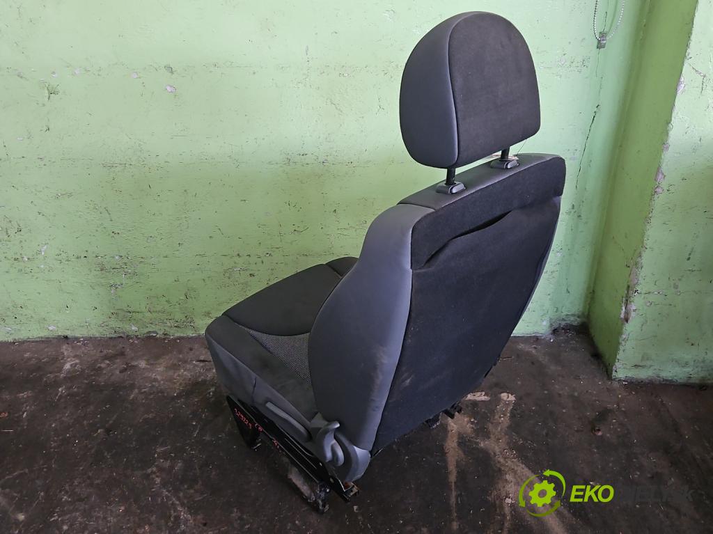 Toyota Proace I 2013-2016 2.0 D4D 128 HP manual 94 kW 1997 cm3 5- Sedačka ľavý  (Sedadlo)