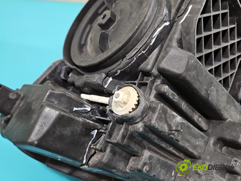 Skoda Superb III 2015-2024 2.0 TDI 190 hp automatic 140 kW 1968 cm3 5- světlo levý 3V1941015B (Klika dveří ostatní)