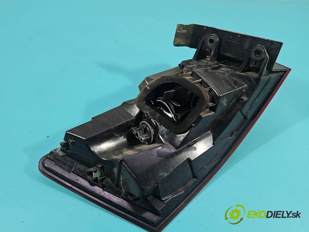 Skoda Superb III 2015-2024 2.0 TDI 190 HP automatic 140 kW 1968 cm3 5- svetlo / reflektor zadné pravé 3V9945208 (Kľučka dverí ostatné)