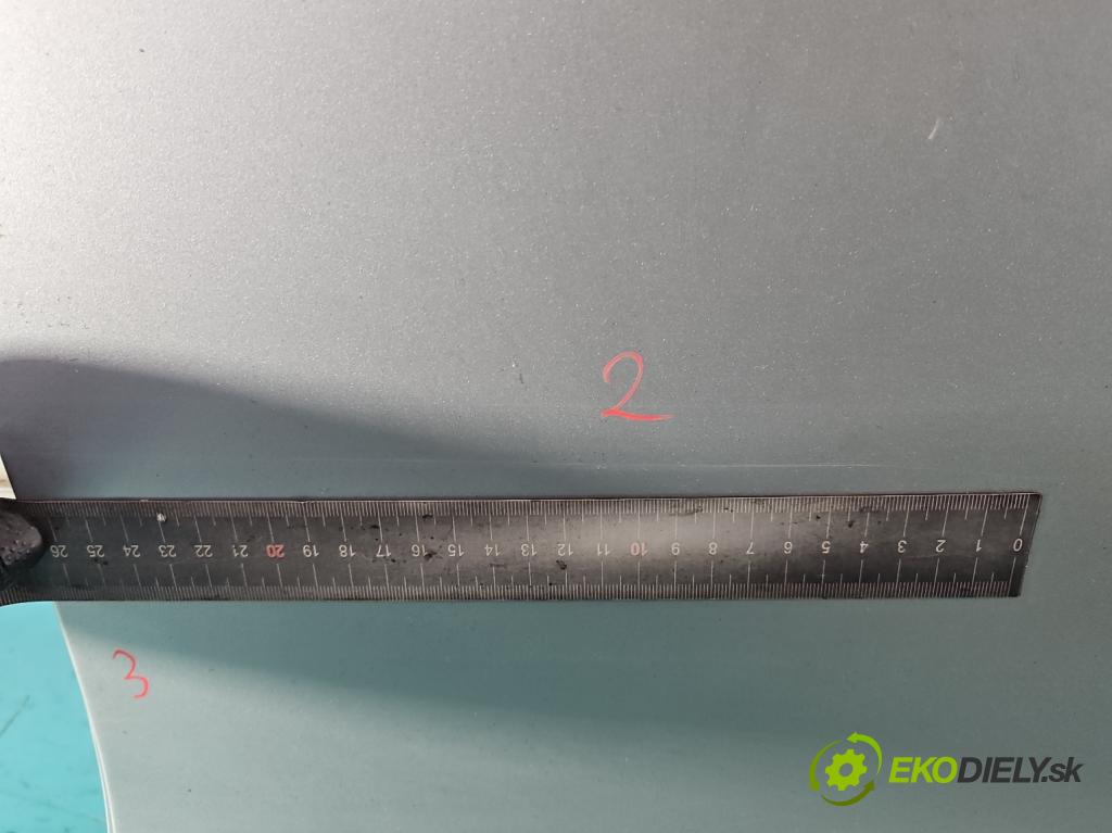 Toyota Yaris II 2005-2011 1.4 D4D 90 hp manual 66 kW 1364 cm3 5- dveře zadní levé  (Klika dveří ostatní)