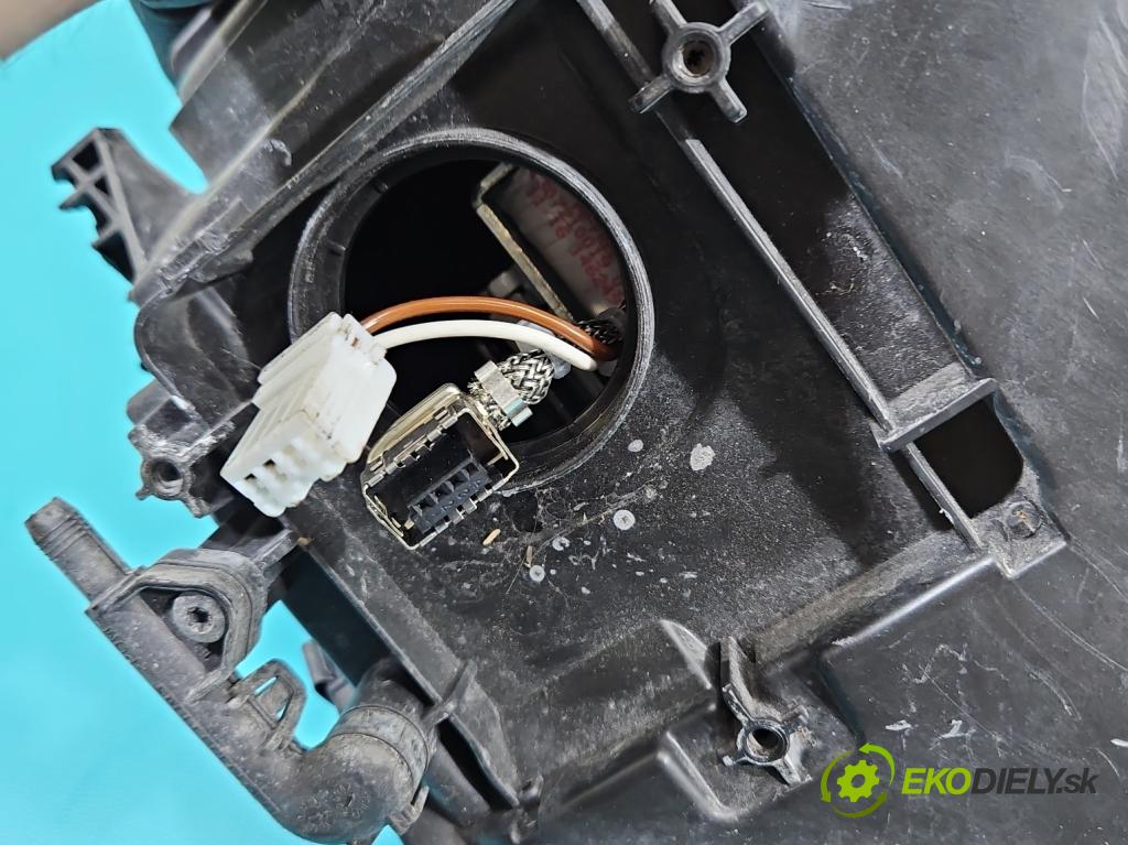 Audi A7 4G 2010-2018 4.0 V8 TFSI 420hp automatic 309 kW 3993 cm3 5- světlo levý 4G8941043A (Klika dveří ostatní)