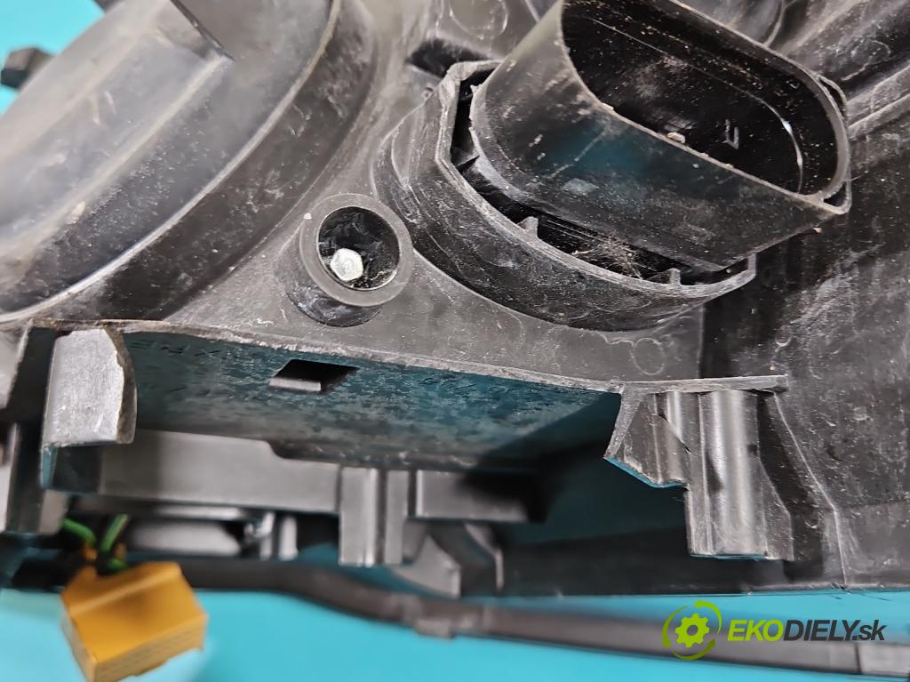 Audi A7 4G 2010-2018 4.0 V8 TFSI 420hp automatic 309 kW 3993 cm3 5- světlo pravý 4G8941006 (Pravé přední světlo)