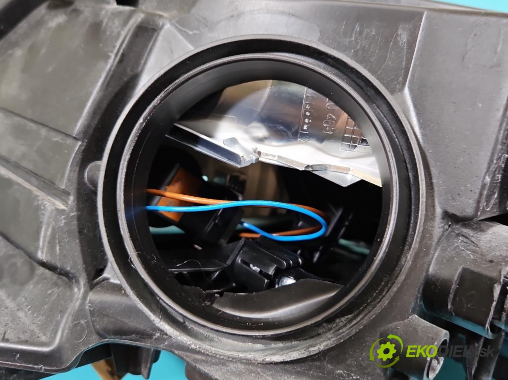 Audi A7 4G 2010-2018 4.0 V8 TFSI 420hp automatic 309 kW 3993 cm3 5- světlo pravý 4G8941006 (Pravé přední světlo)