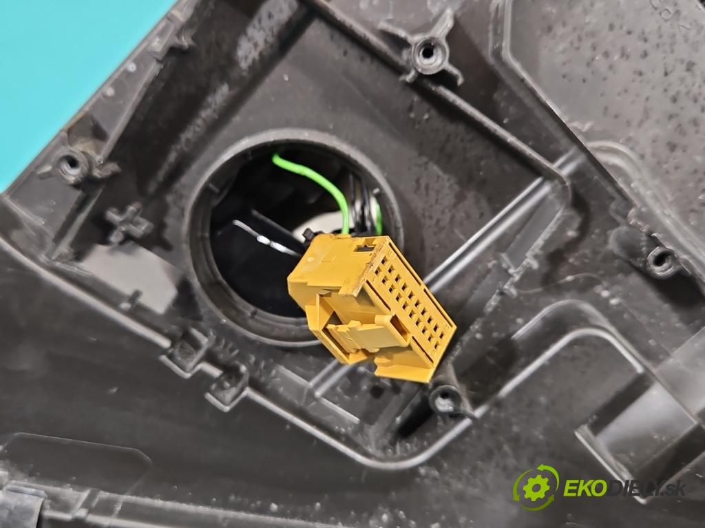 Audi A7 4G 2010-2018 4.0 V8 TFSI 420hp automatic 309 kW 3993 cm3 5- světlo pravý 4G8941006 (Pravé přední světlo)