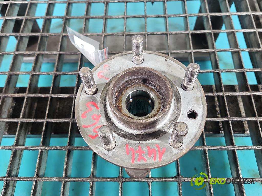 Volvo V40 II 2012-2019 1.6 D2 114 hp manual 84 kW 1560 cm3 5- náboj pravé  (Náboje)