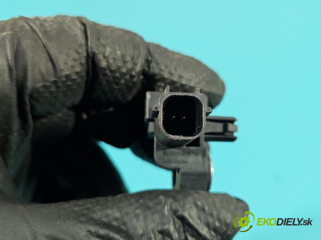 Volvo V40 II 2012-2019 1.6 D2 114 HP manual 84 kW 1560 cm3 5- snímač šokovat: 31387892 (Snímač nárazu)
