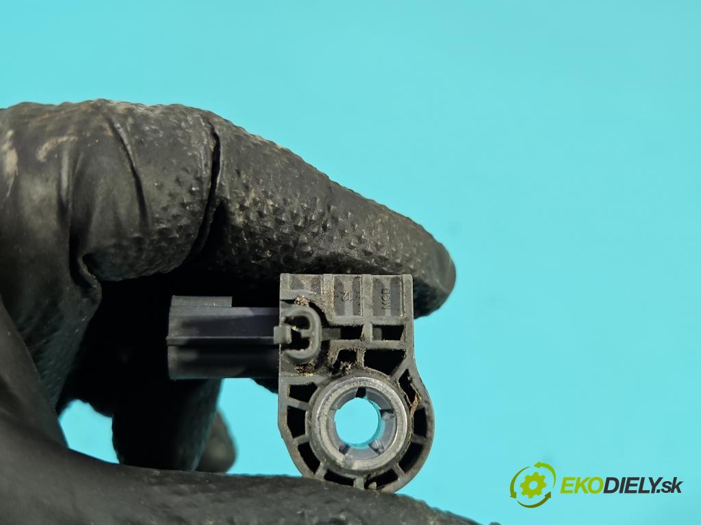 Volvo V40 II 2012-2019 1.6 D2 114 HP manual 84 kW 1560 cm3 5- snímač šokovat: 31387891 (Snímač nárazu)