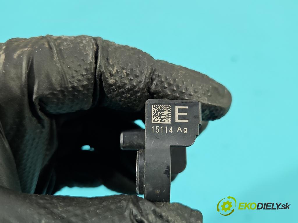Volvo V40 II 2012-2019 1.6 D2 114 HP manual 84 kW 1560 cm3 5- snímač šokovat: 31387892 (Snímač nárazu)