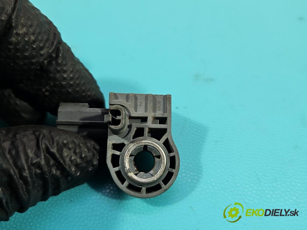 Volvo V40 II 2012-2019 1.6 D2 114 HP manual 84 kW 1560 cm3 5- snímač šokovat: 31387891 (Snímač nárazu)