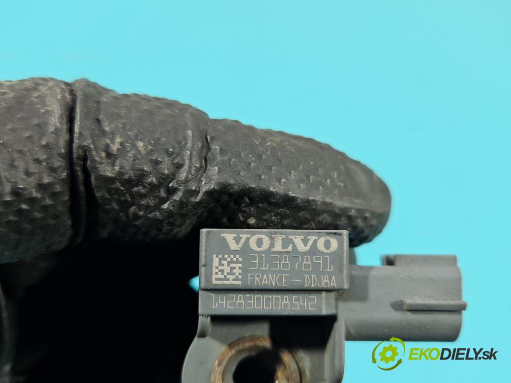 Volvo V40 II 2012-2019 1.6 D2 114 HP manual 84 kW 1560 cm3 5- snímač šokovat: 31387891 (Snímač nárazu)