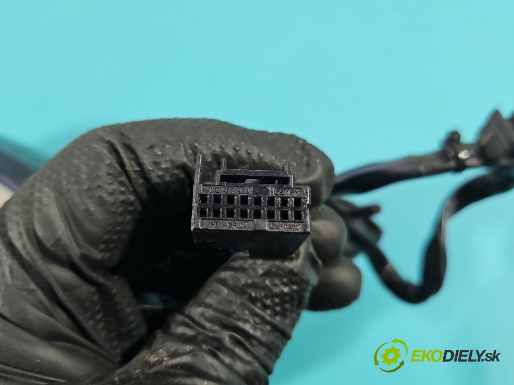 Audi A7 4G 2010-2018 4.0 V8 TFSI 420hp automatic 309 kW 3993 cm3 5- zpětné zrcátko pravé  (Klika dveří ostatní)