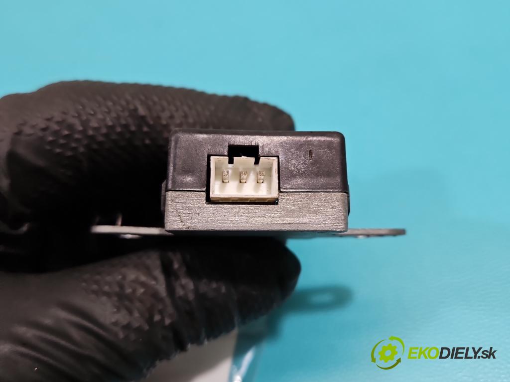 Ssangyong Rexton I 2001-2017 2.7 XDI 165 HP automatic 121 kW 2696 cm3 5- Zesilovač: 89450-08010 (Zosilňovač)