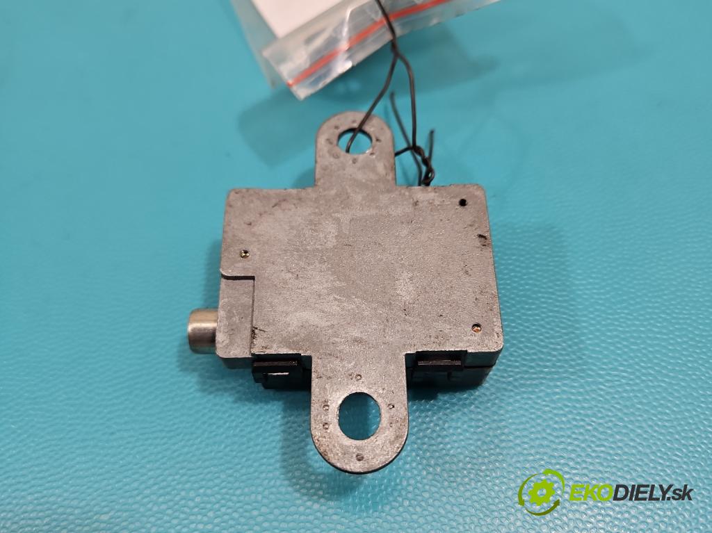 Ssangyong Rexton I 2001-2017 2.7 XDI 165 HP automatic 121 kW 2696 cm3 5- Zesilovač: 89450-08010 (Zosilňovač)