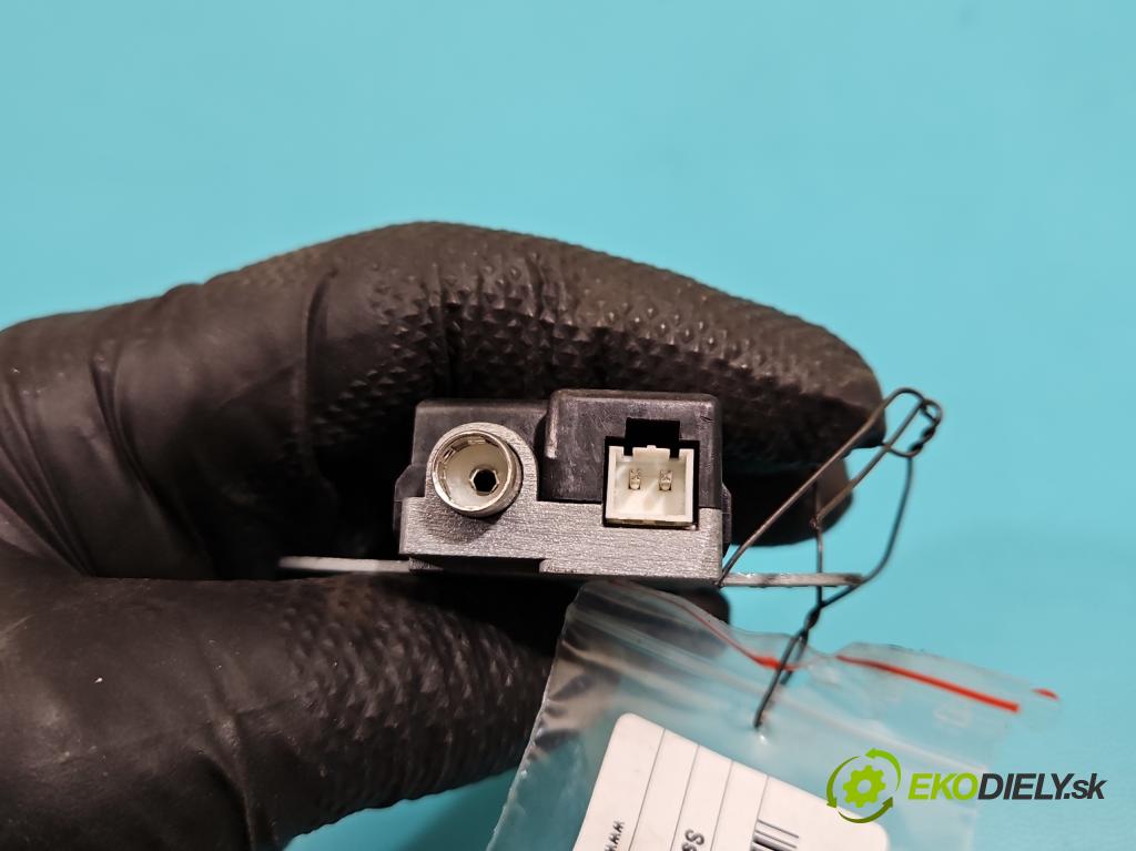 Ssangyong Rexton I 2001-2017 2.7 XDI 165 HP automatic 121 kW 2696 cm3 5- Zesilovač: 89450-08010 (Zosilňovač)