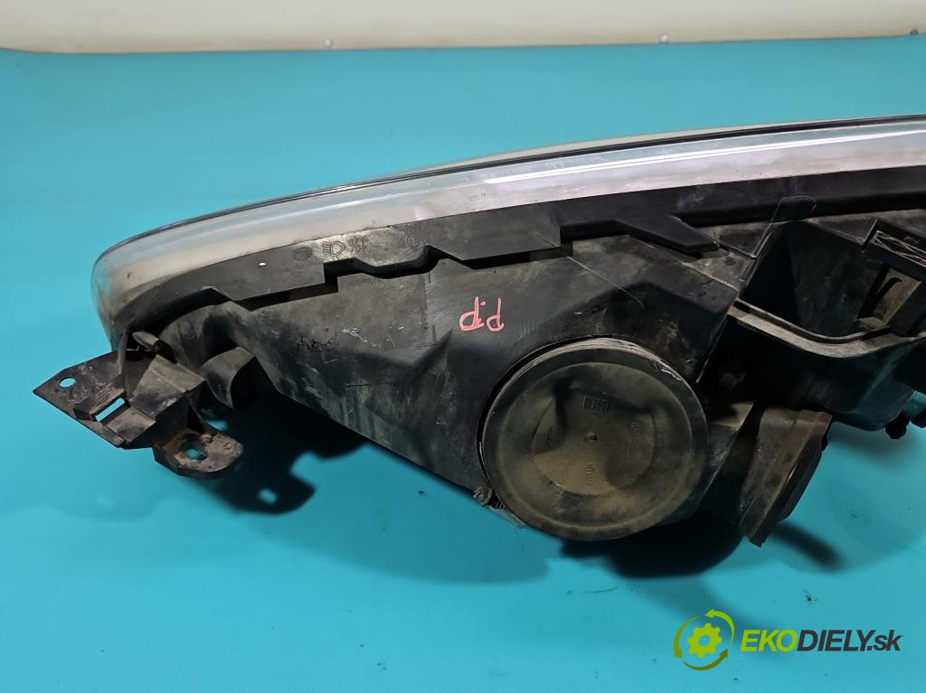 Citroen C4 Picasso I 2006-2013 2.0 hdi 136 HP automatic 100 kW 1997 cm3 5- Reflektor: pravý  (Svetlo predné pravé)