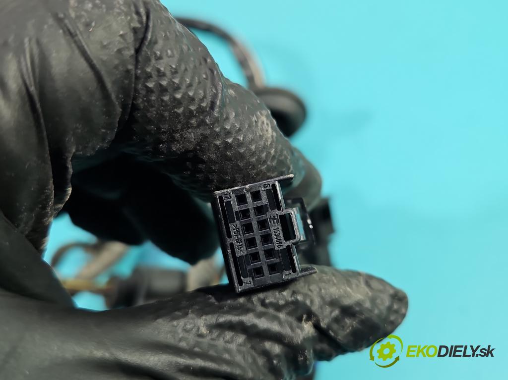 Audi Q5 2008-2016 2.0 TFSI 252KM automatic 185 kW 1984 cm3 5- snímač parkování 8R0971104AE